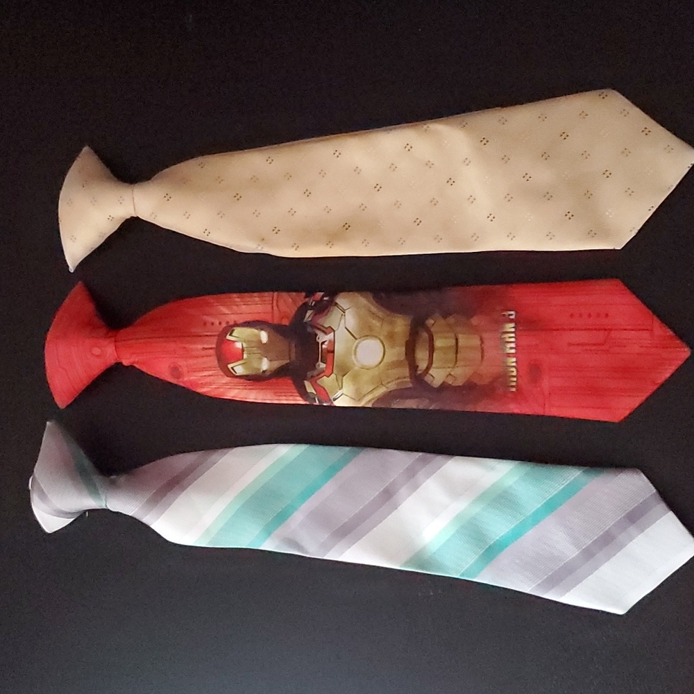 Set of 👔 ties
